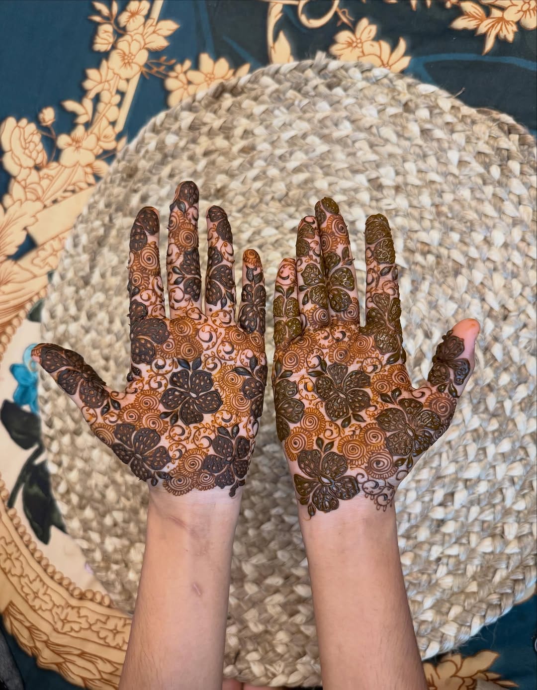 Post 10 by SADAF SALIM | صدف سلیم 🧕 on Instagram (carousel)
