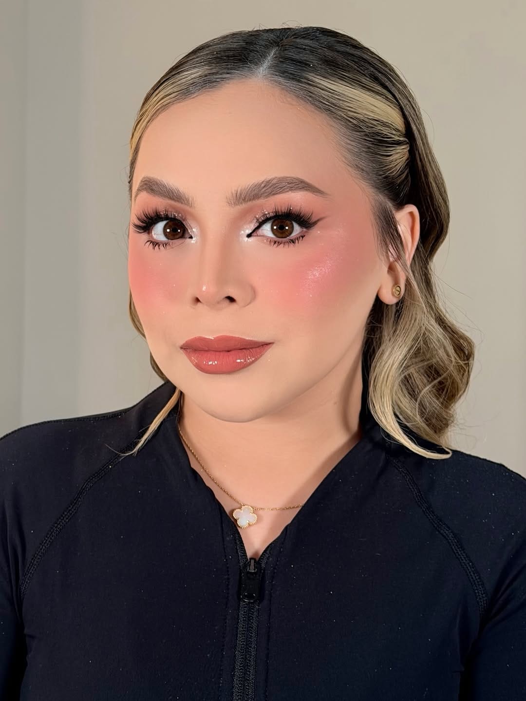 Post 9 by Elisa Makeup on Instagram (carousel)