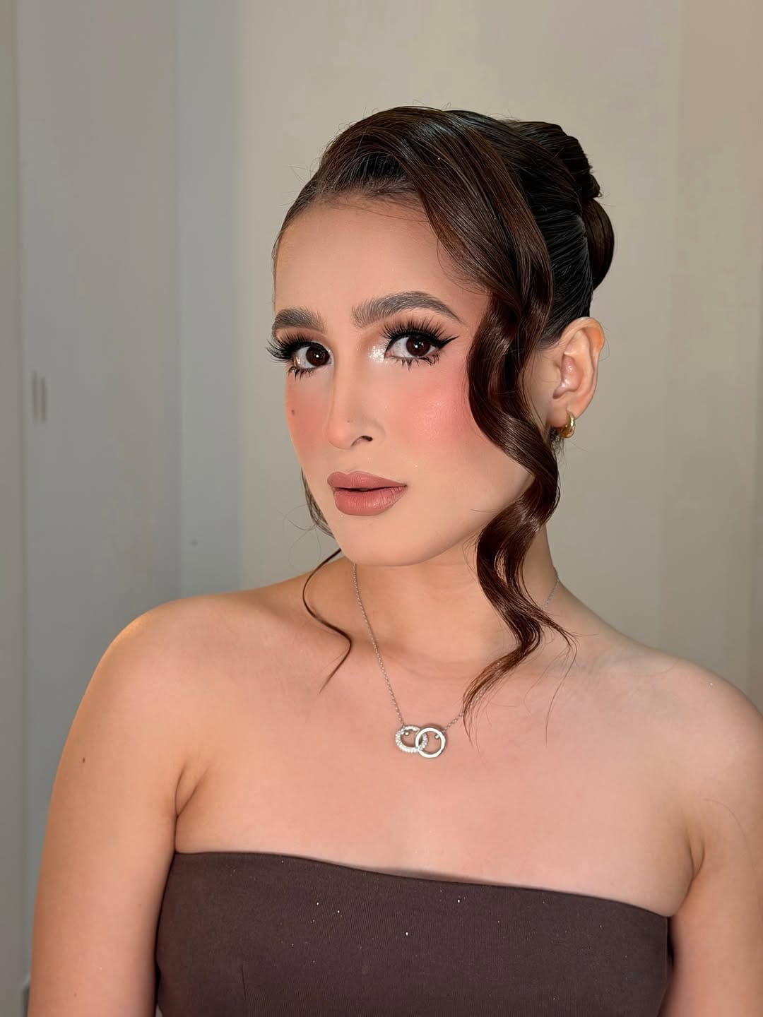 Post 7 by Elisa Makeup on Instagram (carousel)