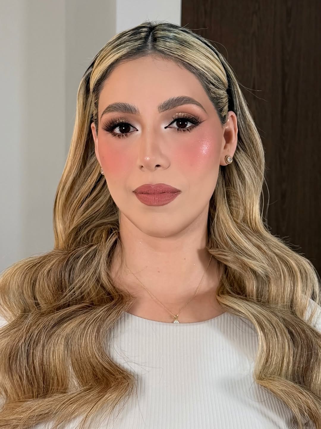 Post 10 by Elisa Makeup on Instagram (carousel)