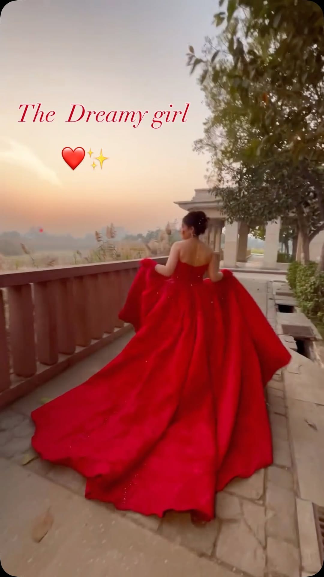 Post 9 by Shinestar makeup studio and academy on Instagram (video)