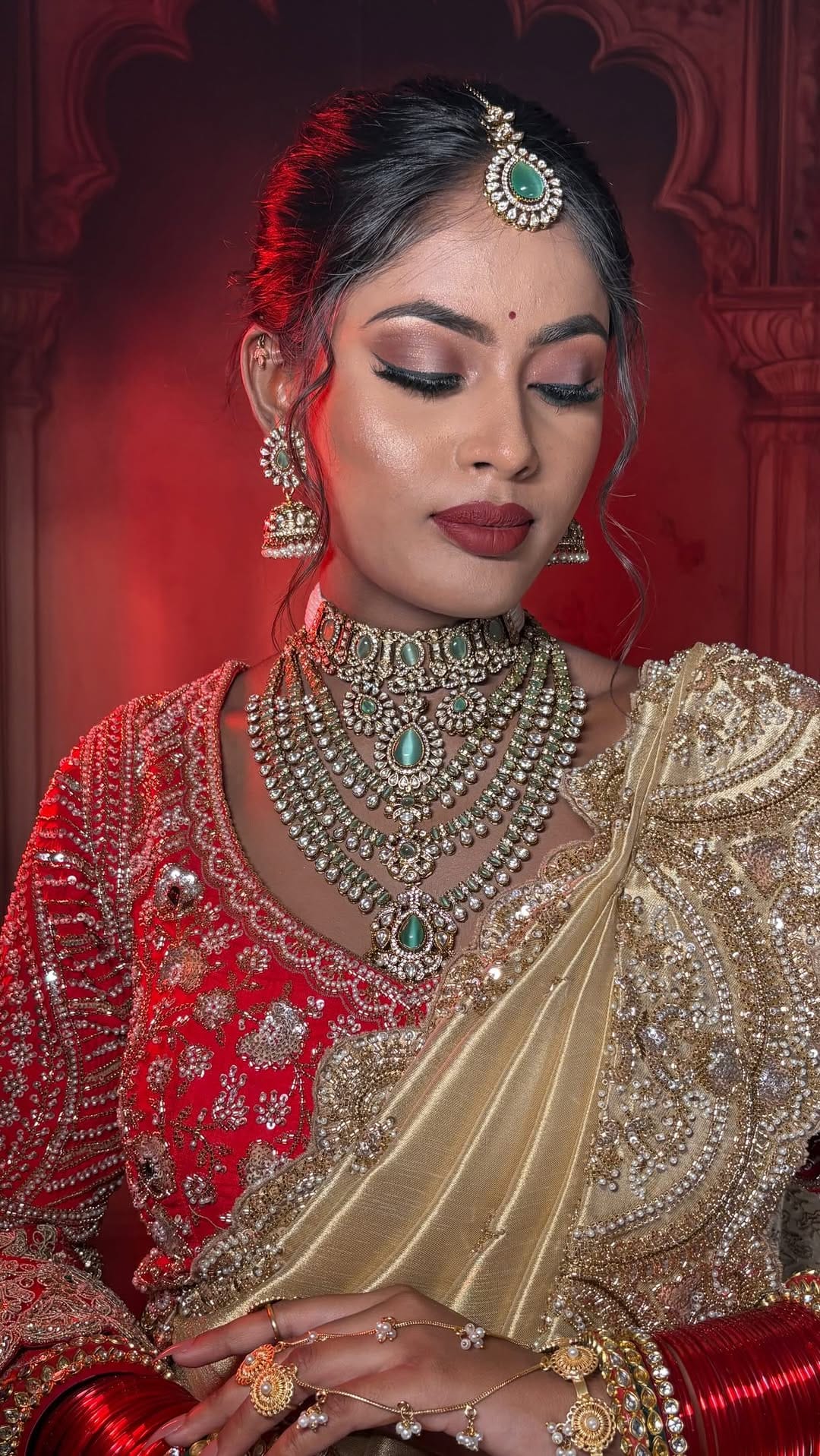 Post 4 by Shinestar makeup studio and academy on Instagram (video)