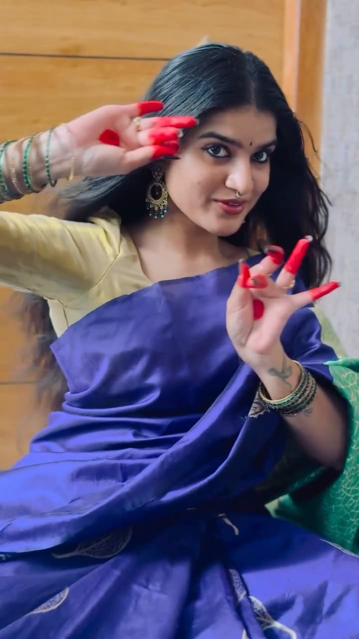 Post 3 by Mandara Gowda on Instagram (video)