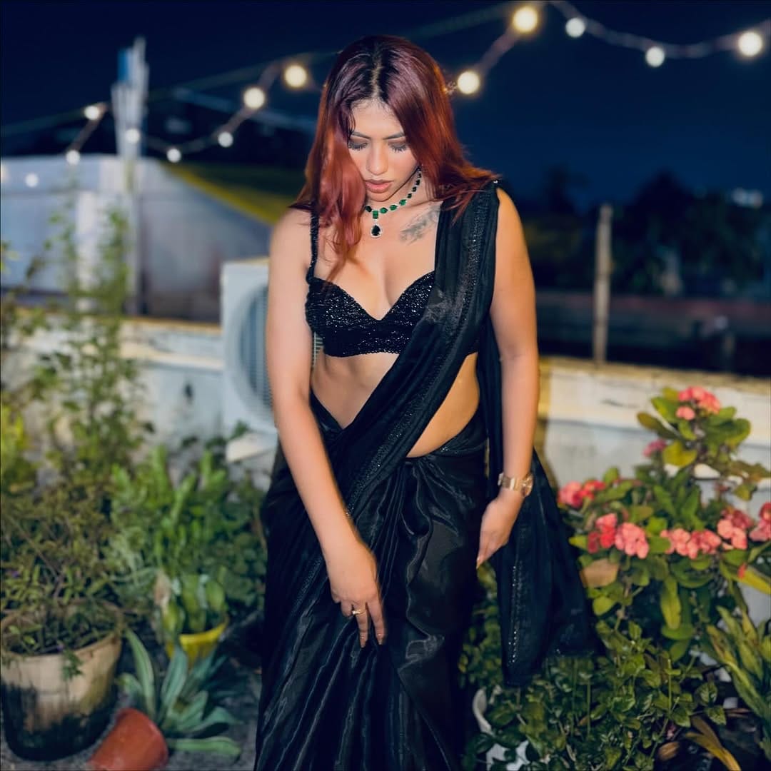 Post 5 by SOMREETA💎✨ on Instagram (carousel)
