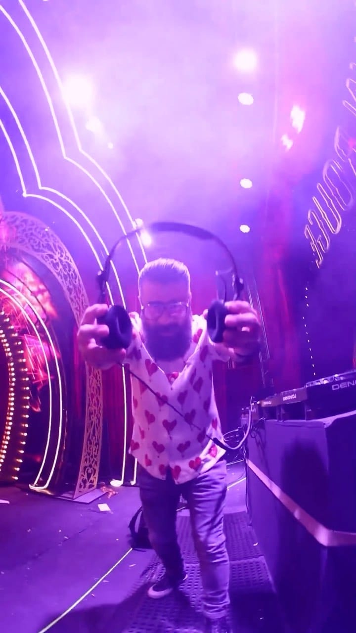 Post 8 by C E S A R   A L V A R E Z on Instagram (video)