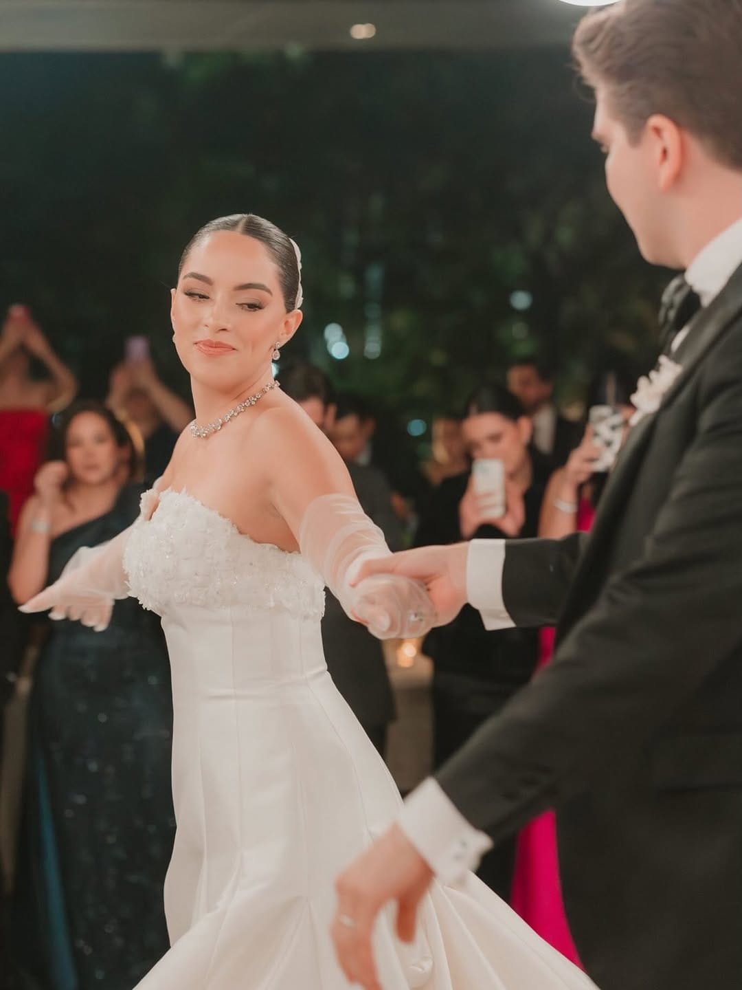 Post 3 by Lorena Padilla Fotografía y Video de Bodas on Instagram (carousel)