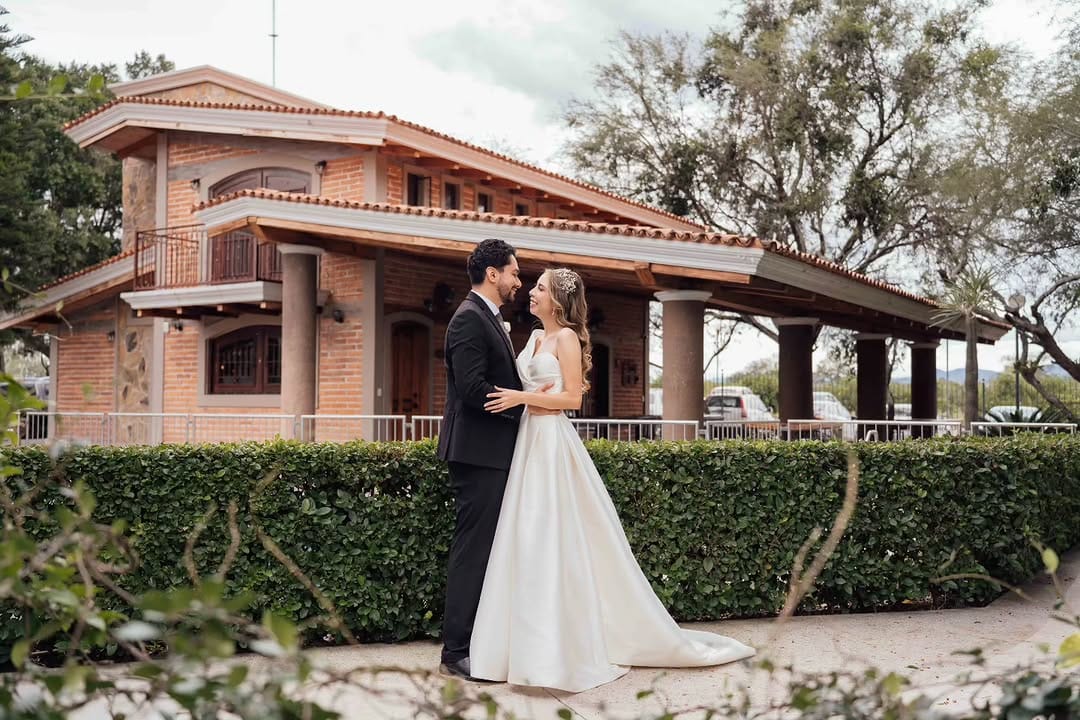 Post 5 by Joshua Rodríguez | Fotógrafo de Bodas on Instagram (carousel)