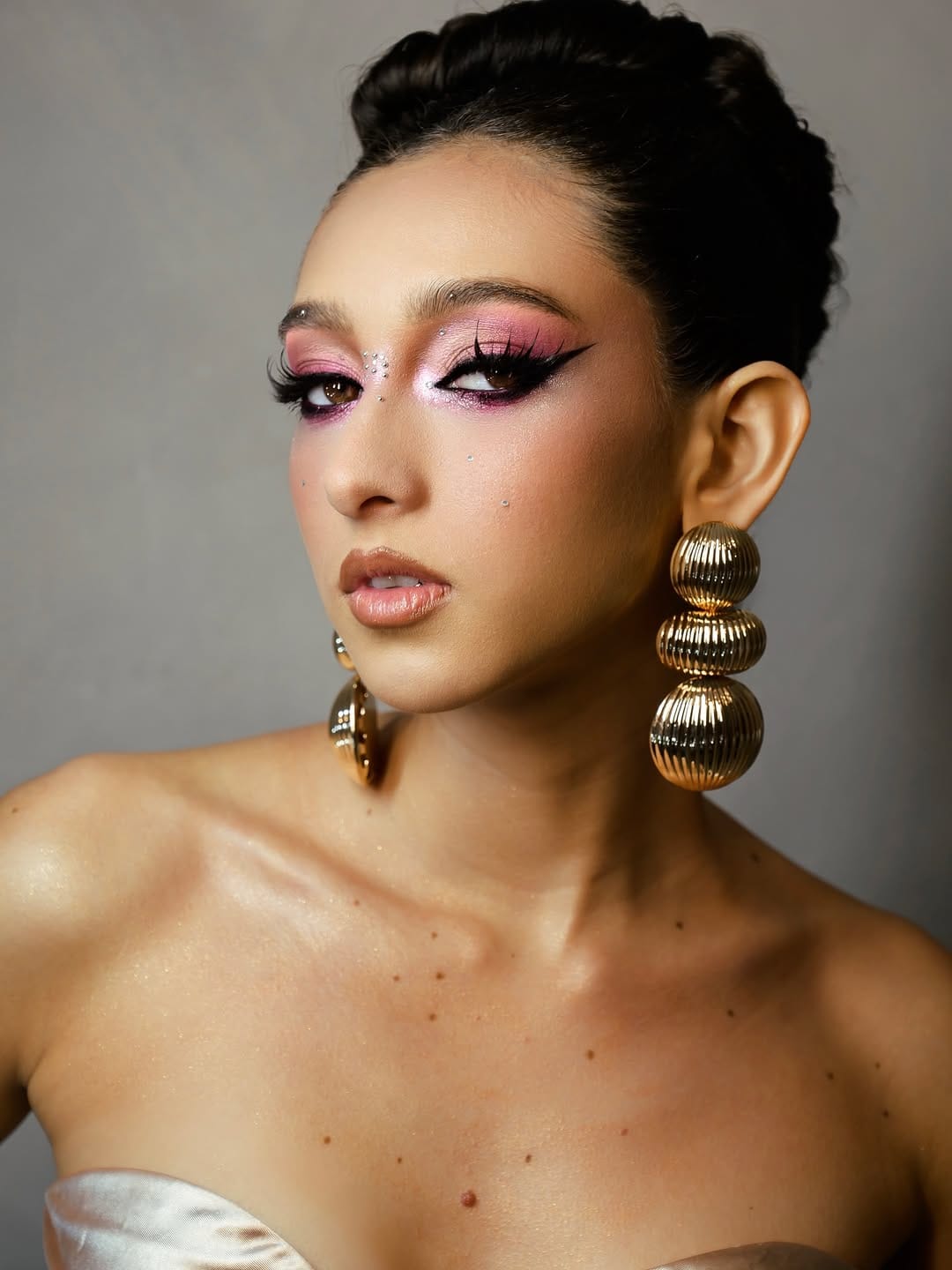 Post 8 by GABY NAVARRO | Makeup Artist 🇻🇪🇲🇽 on Instagram (carousel)