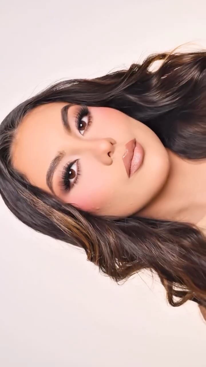 Post 6 by GABY NAVARRO | Makeup Artist 🇻🇪🇲🇽 on Instagram (video)