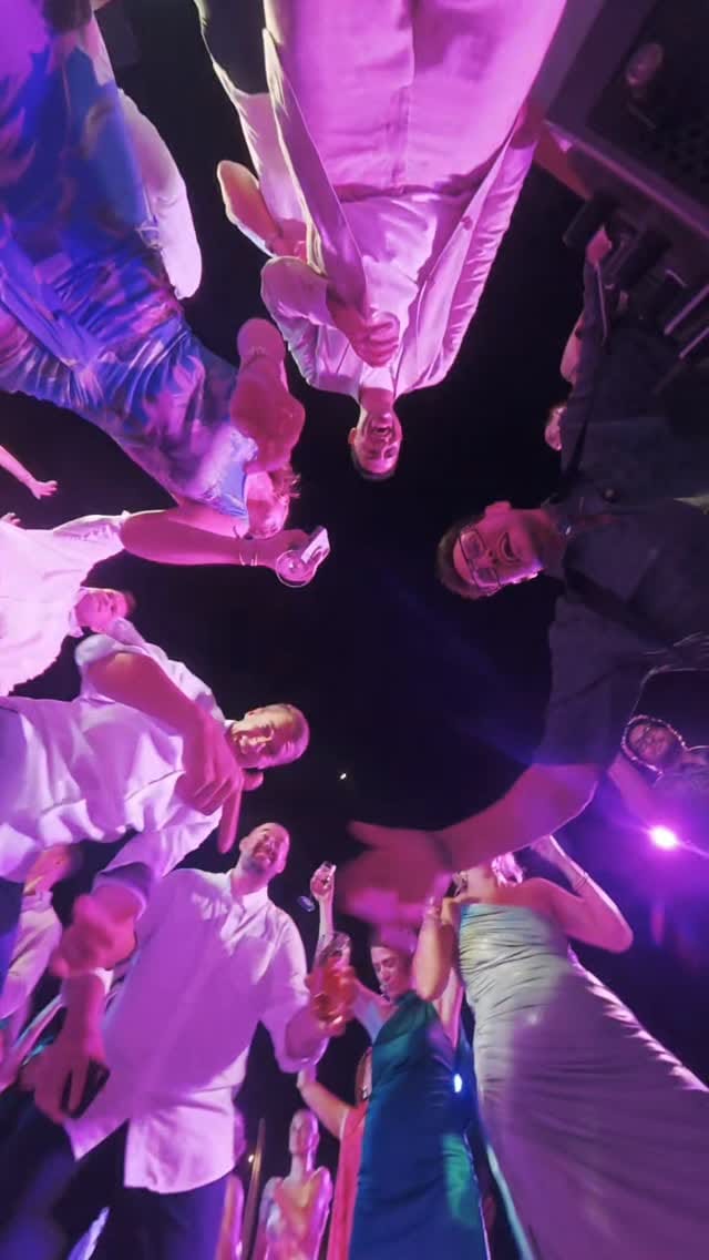 Post 1 by Ariel Mezzapesa on Instagram (video)