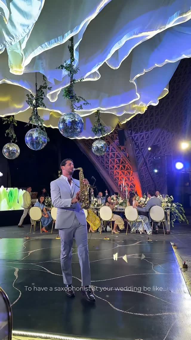 Post 8 by Ariel Mezzapesa on Instagram (video)