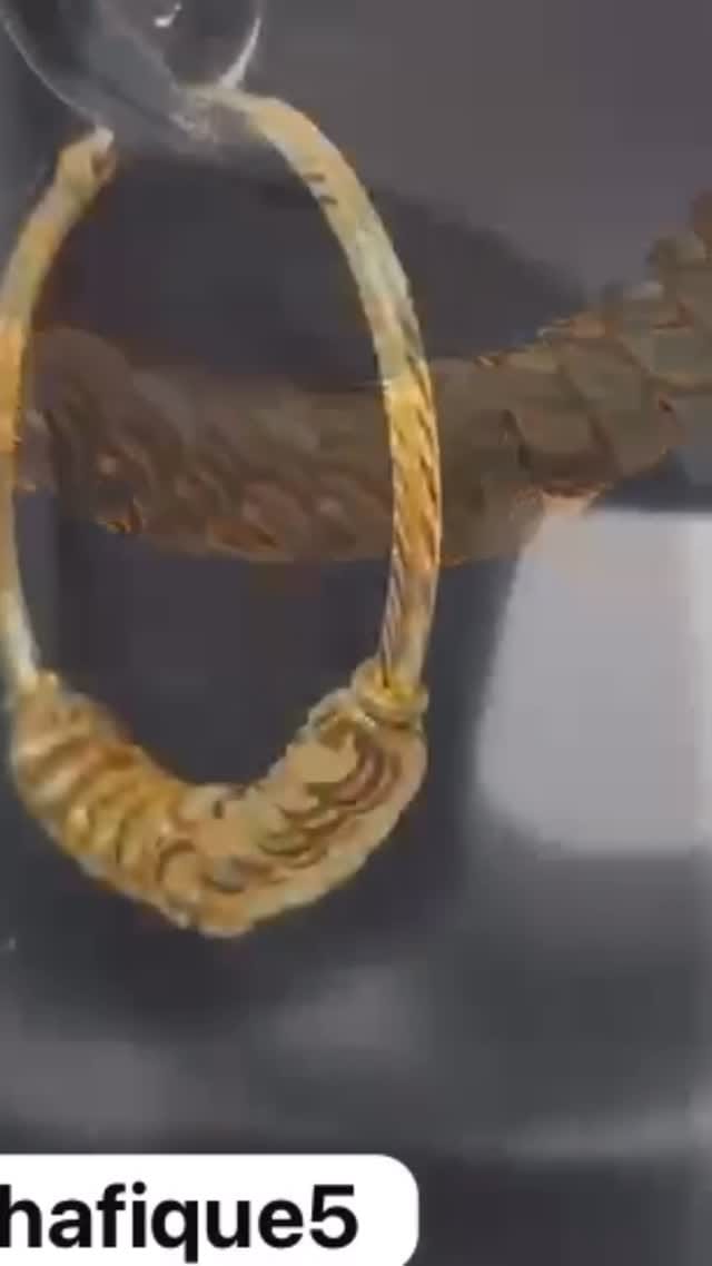 Post 3 by Shafique Raj on Instagram (video)