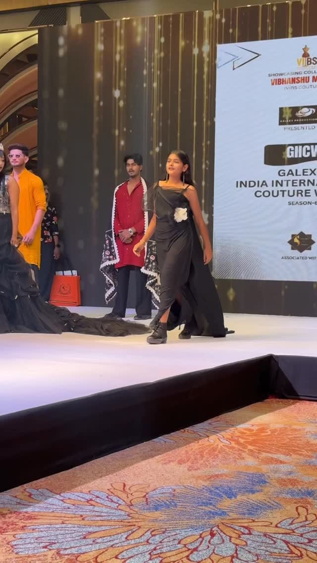 Post 9 by pari thakur on Instagram (video)
