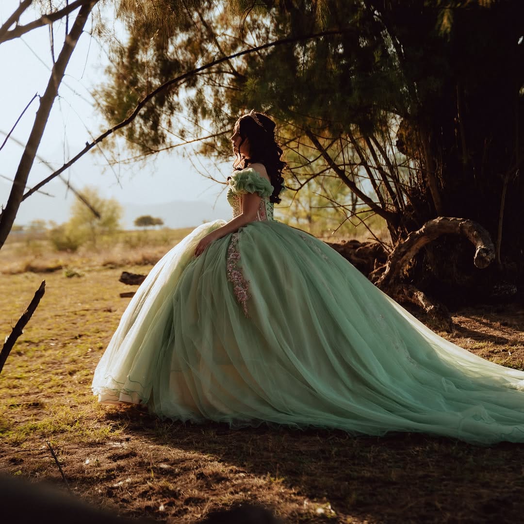 Post 5 by Jersson Velrod Photographer on Instagram (carousel)