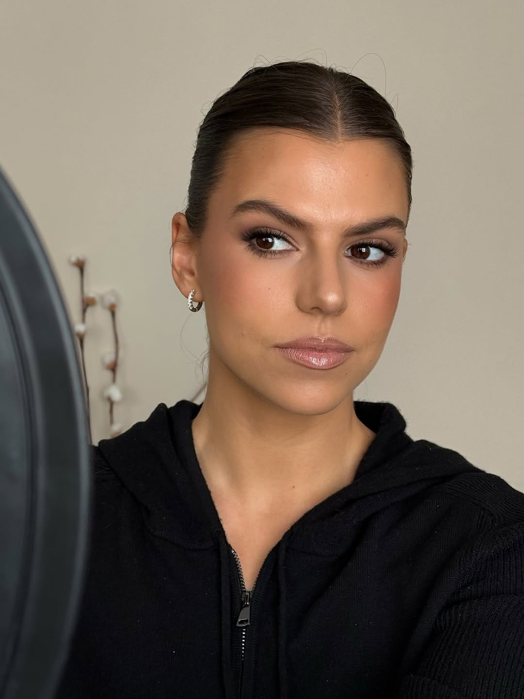 Post 7 by Regina del Valle | Makeup Social y Novias on Instagram (carousel)