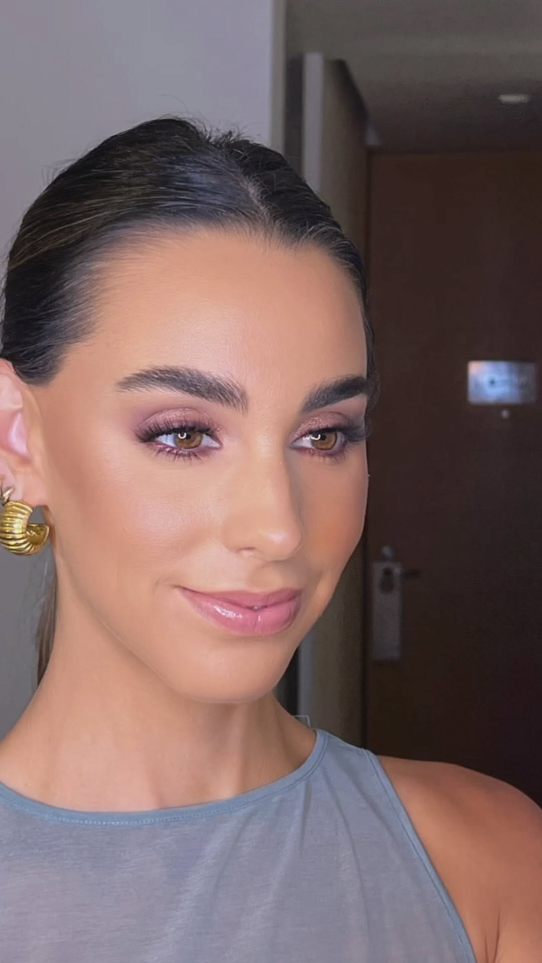 Post 10 by Regina del Valle | Makeup Social y Novias on Instagram (video)