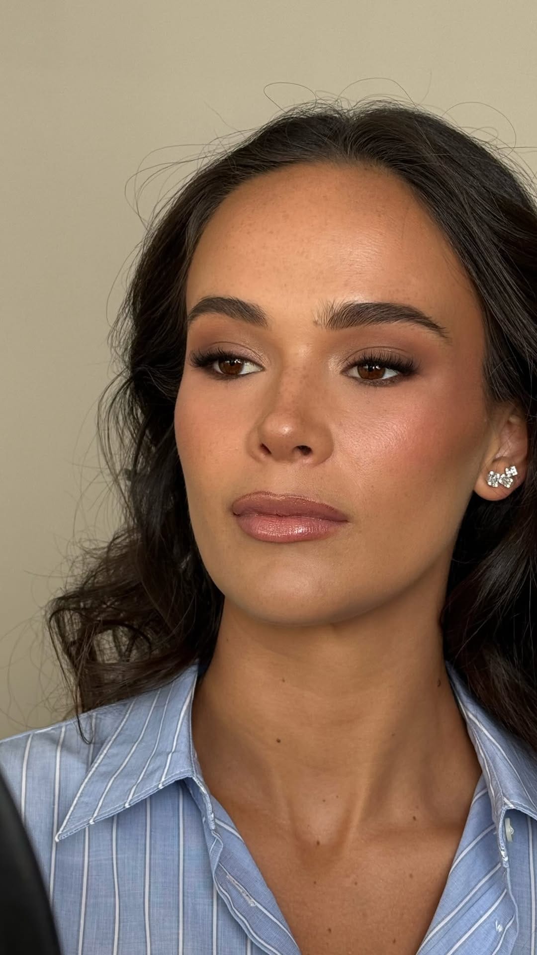 Post 2 by Regina del Valle | Makeup Social y Novias on Instagram (video)