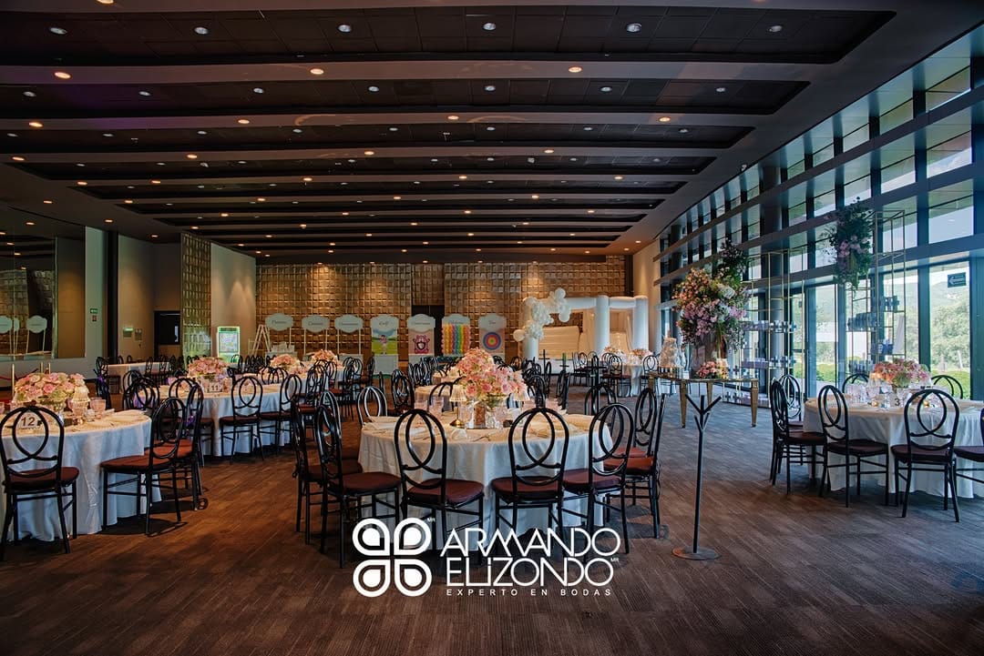 Post 1 by Armando Elizondo Eventos on Instagram (carousel)