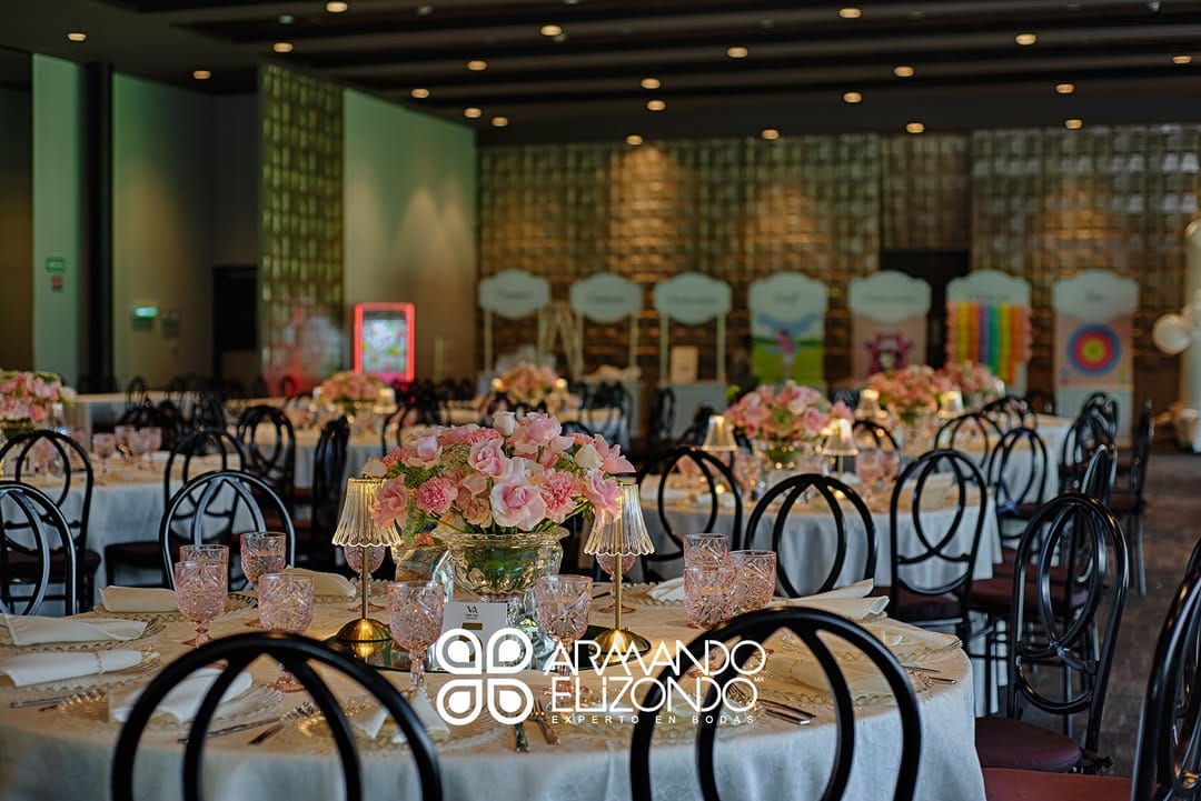 Post 3 by Armando Elizondo Eventos on Instagram (carousel)