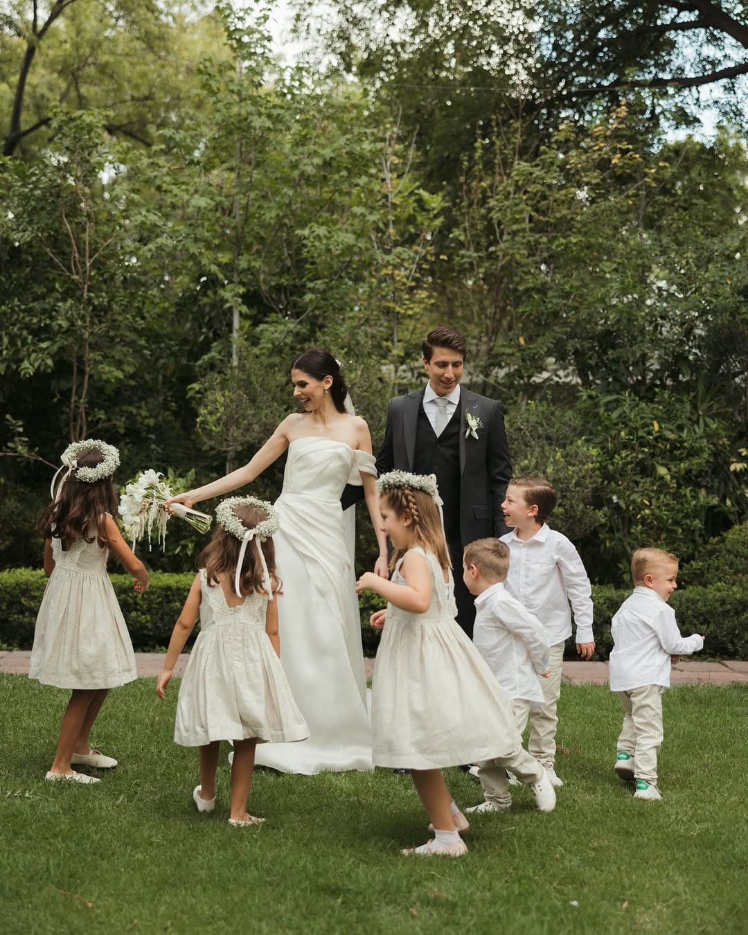 Post 7 by Alex García | Fotógrafo de bodas on Instagram (carousel)
