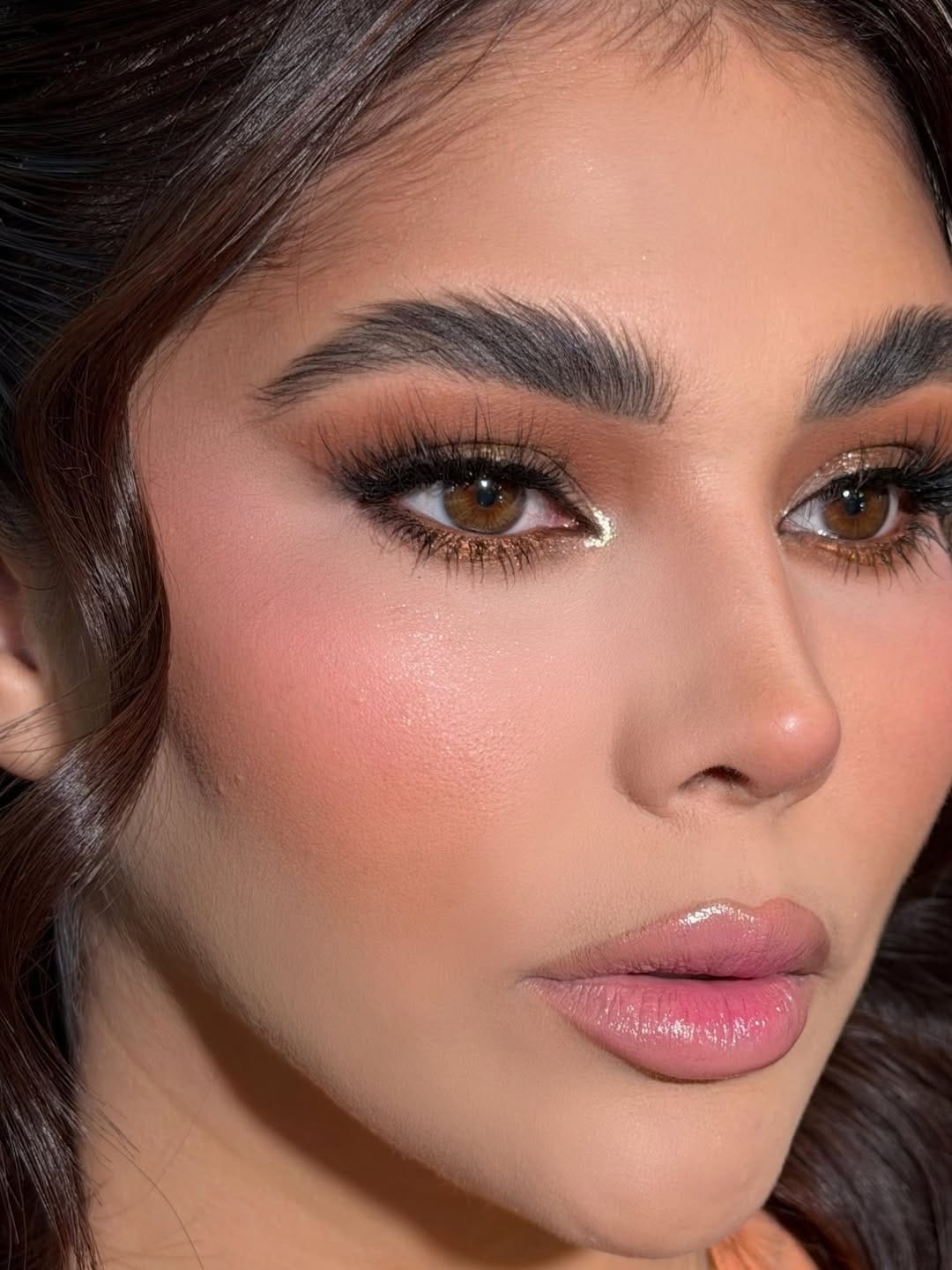 Post 2 by Anahi Terrazas Makeup on Instagram (carousel)