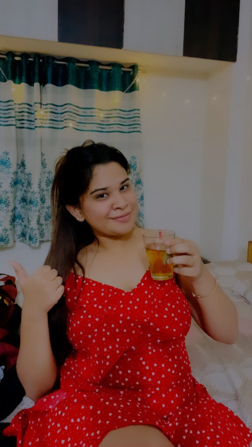 Post 4 by Ésah Tea on Instagram (video)