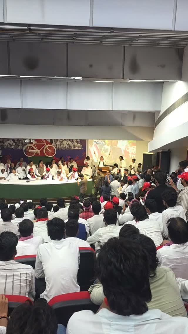 Post 1 by Vijay Lal Yadav on Instagram (video)
