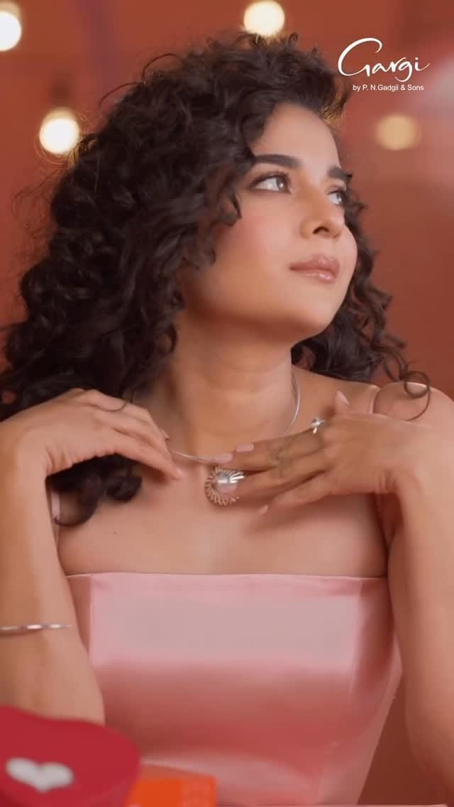 Post 8 by S a h i t h y a  S h e t t y on Instagram (video)
