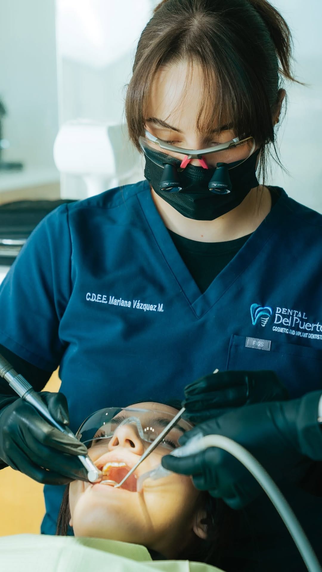 Post 7 by Dental Del Puerto on Instagram (video)