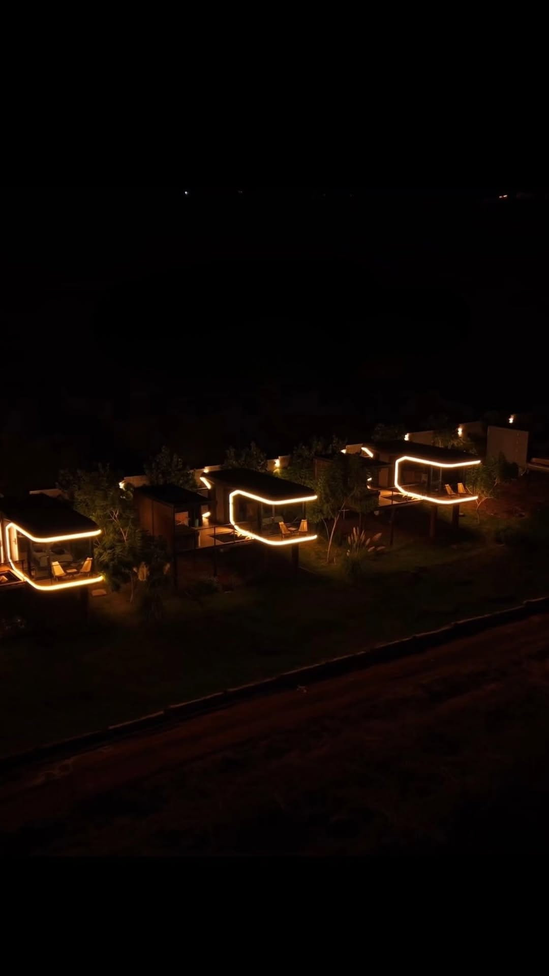 Post 1 by LÚA Capsule Rooms on Instagram (video)