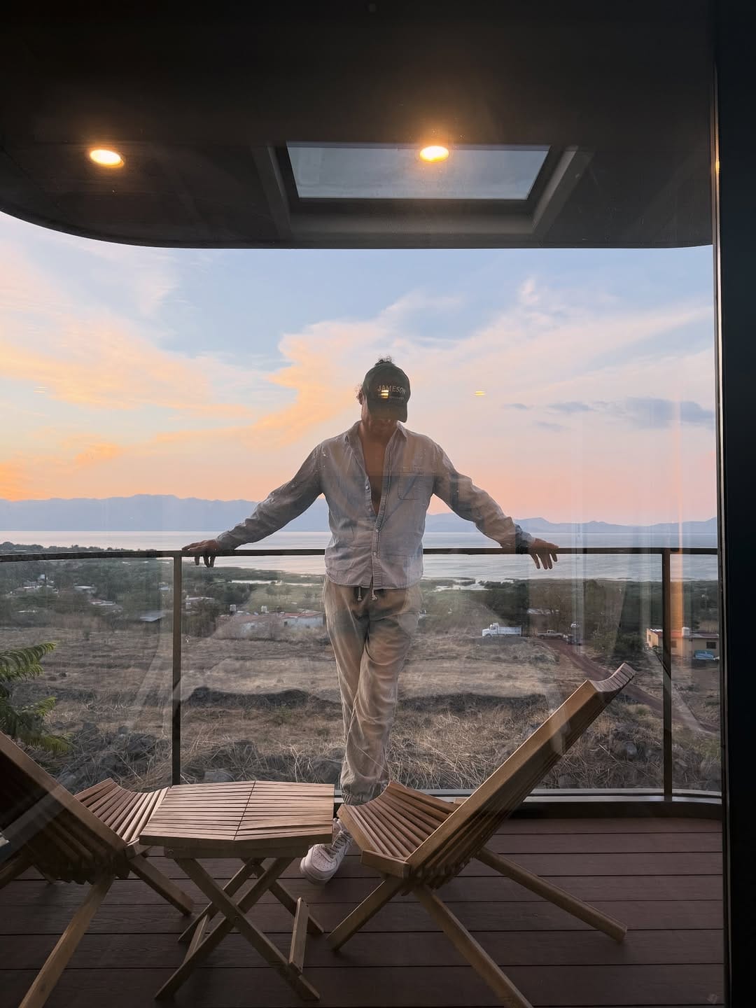 Post 3 by LÚA Capsule Rooms on Instagram (carousel)