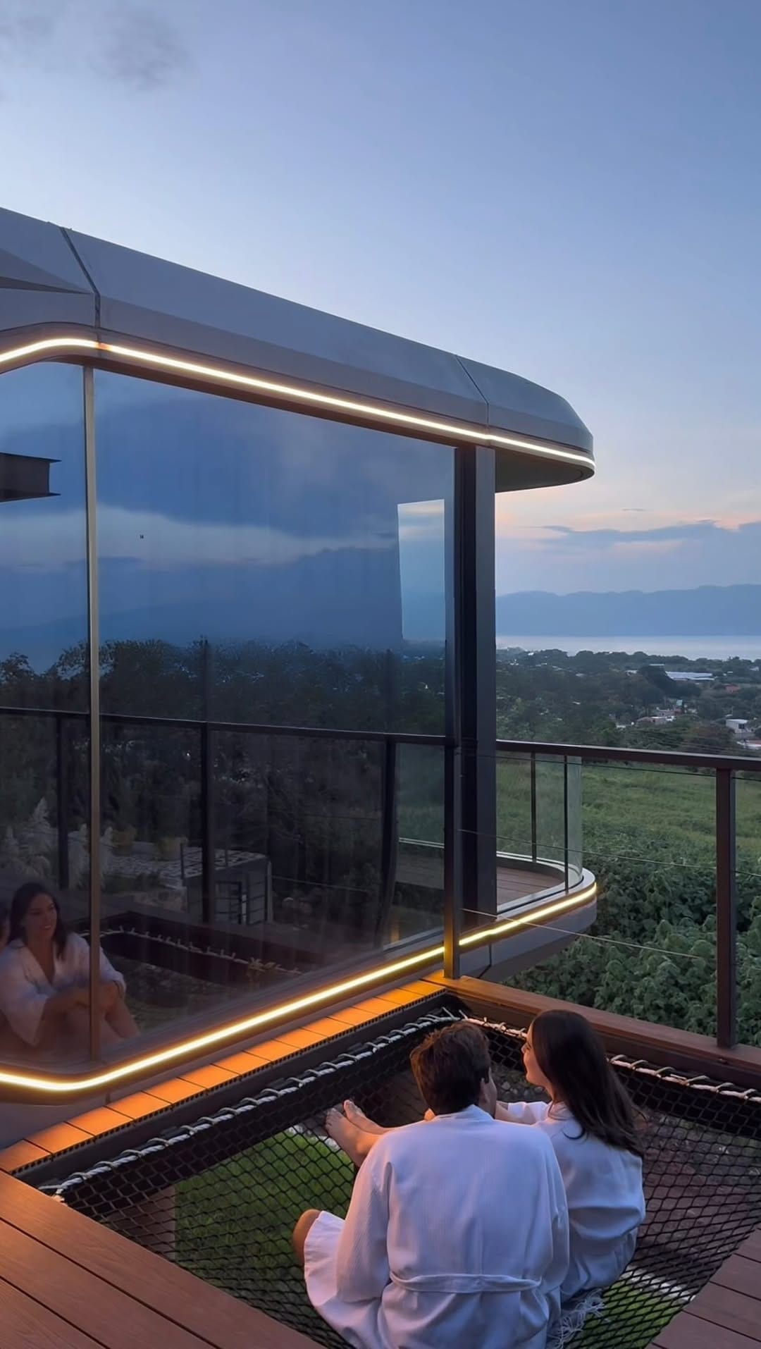 Post 7 by LÚA Capsule Rooms on Instagram (video)