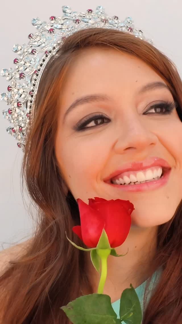 Post 3 by Dr. Eduardo Fernandez  | Diseño de Sonrisa on Instagram (video)