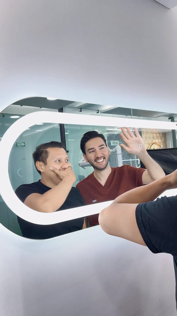 Post 1 by Dr. Eduardo Fernandez  | Diseño de Sonrisa on Instagram (video)