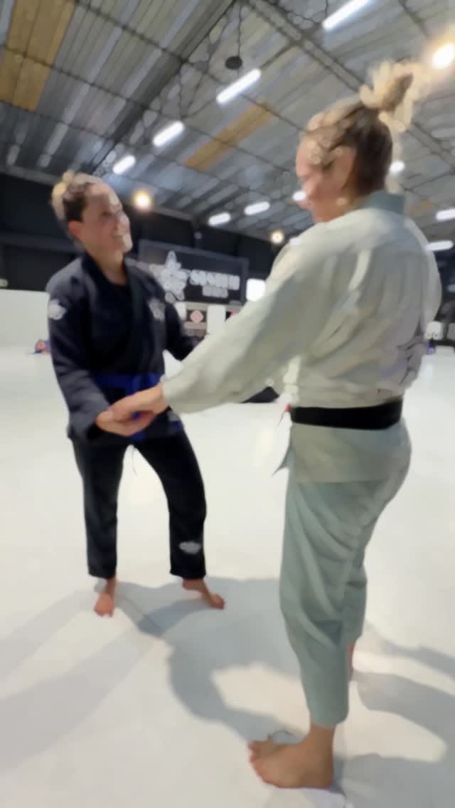 Post 6 by Dra. Stephanie Dantas on Instagram (video)