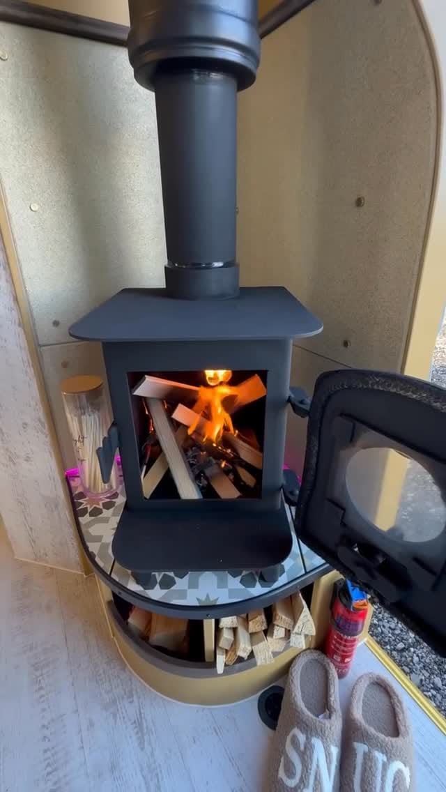 Post 2 by Van Life Builds ↟𖠰 on Instagram (video)