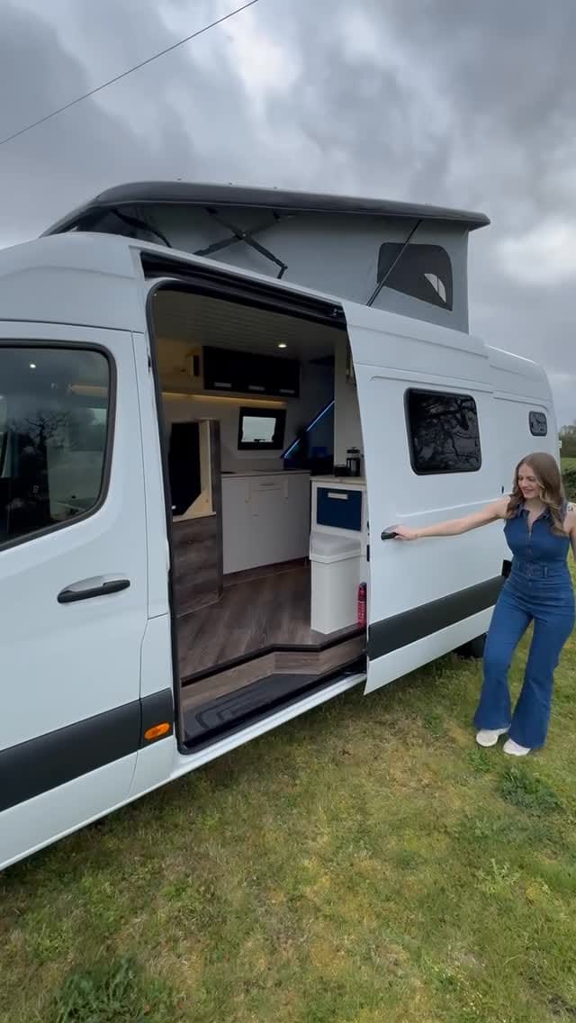 Post 3 by Van Life Builds ↟𖠰 on Instagram (video)