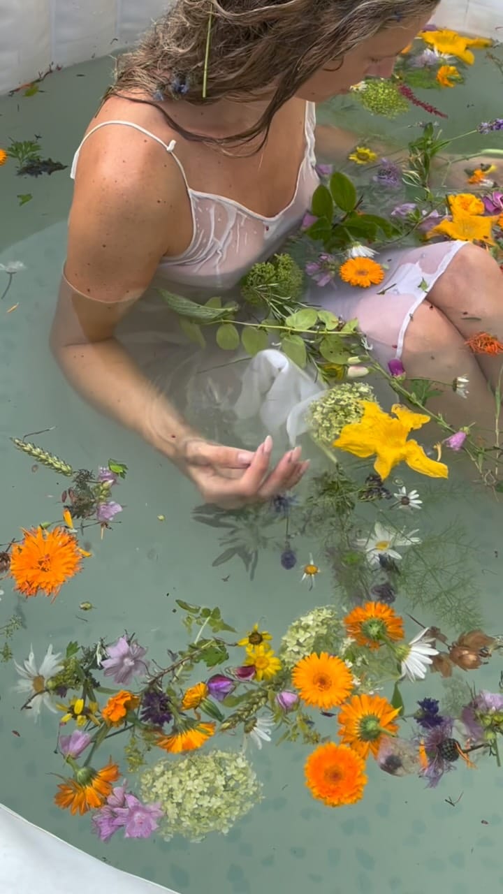 Post 4 by Virginia Casadio on Instagram (video)