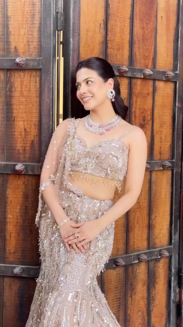 Post 5 by NEEYANJALI BRIDAL JUNCTION on Instagram (video)