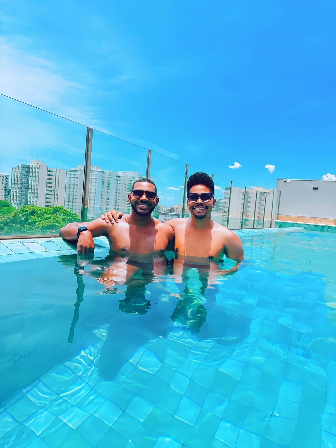 Post 6 by Gil Alves on Instagram (image)