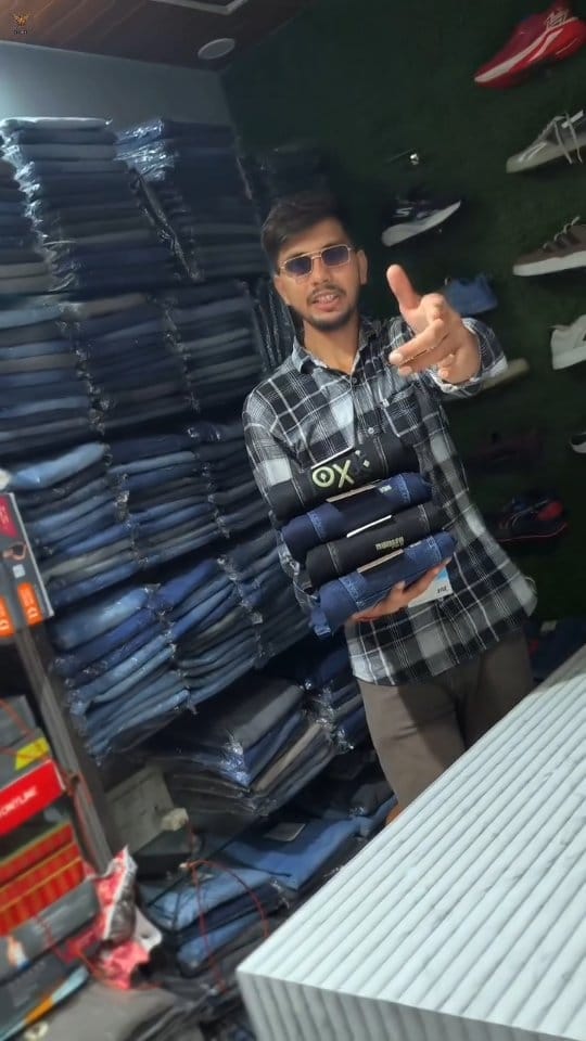 Post 6 by Ashish Kumar on Instagram (video)