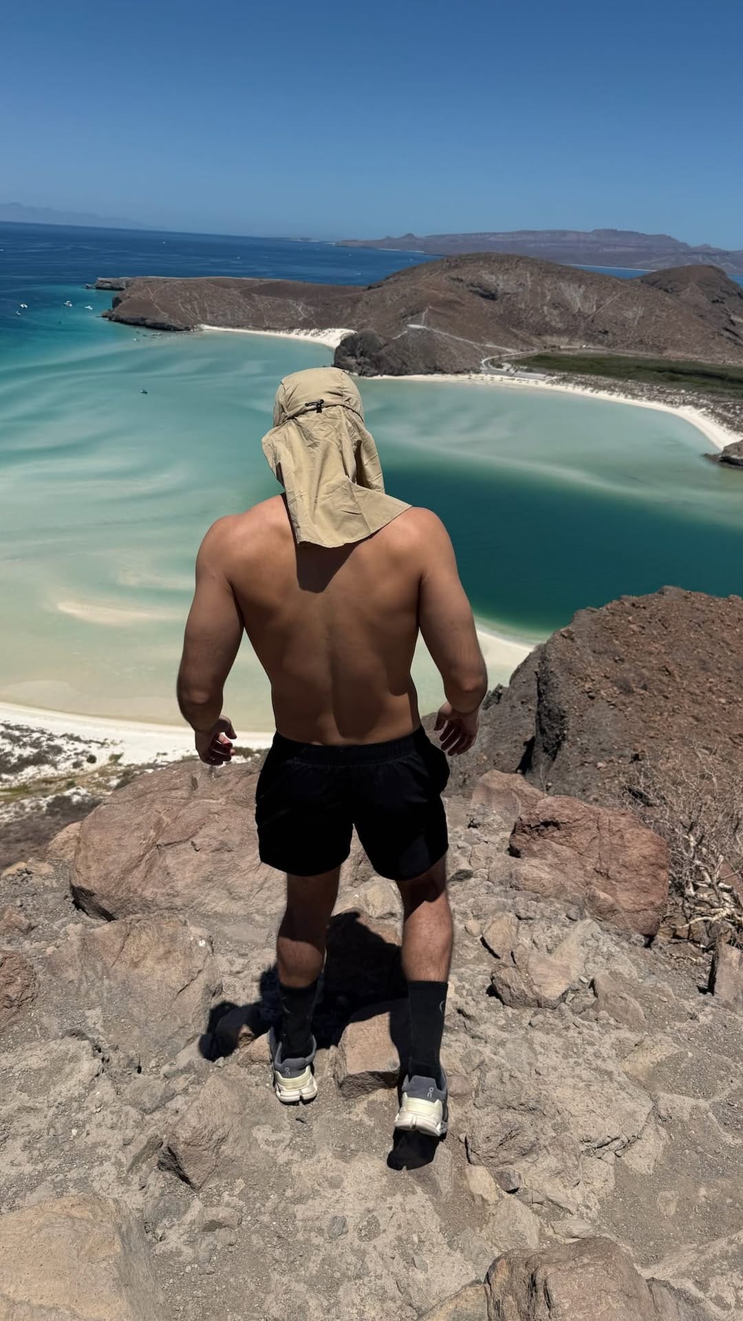 Post 6 by Omar Esquerra on Instagram (video)