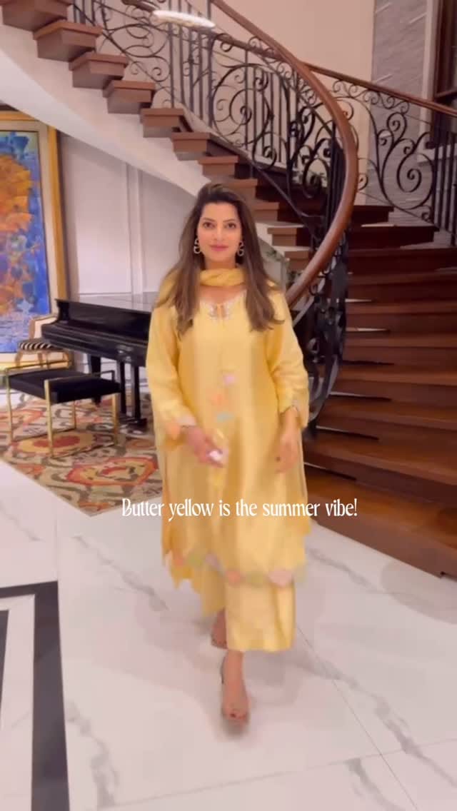 Post 8 by C H U N A R ( Festive Formals) on Instagram (video)