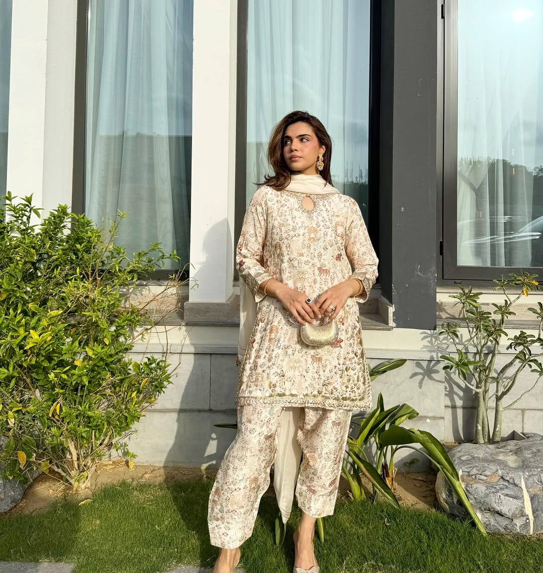 Post 1 by C H U N A R ( Festive Formals) on Instagram (image)