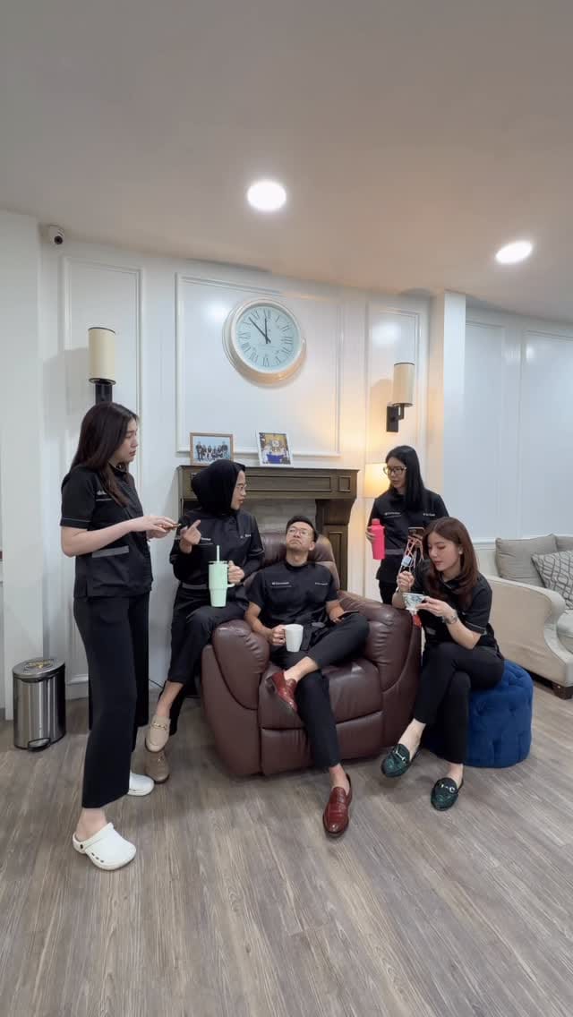 Post 6 by dr. Ray Leonard Judijanto on Instagram (video)