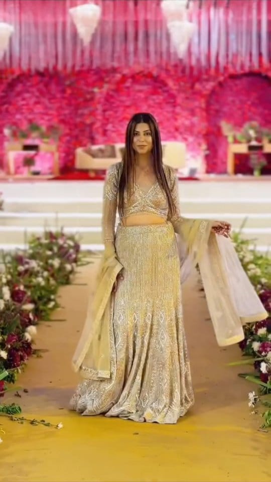 Post 8 by Nirmal Lehenga House| Wedding Outfits On Rent on Instagram (video)