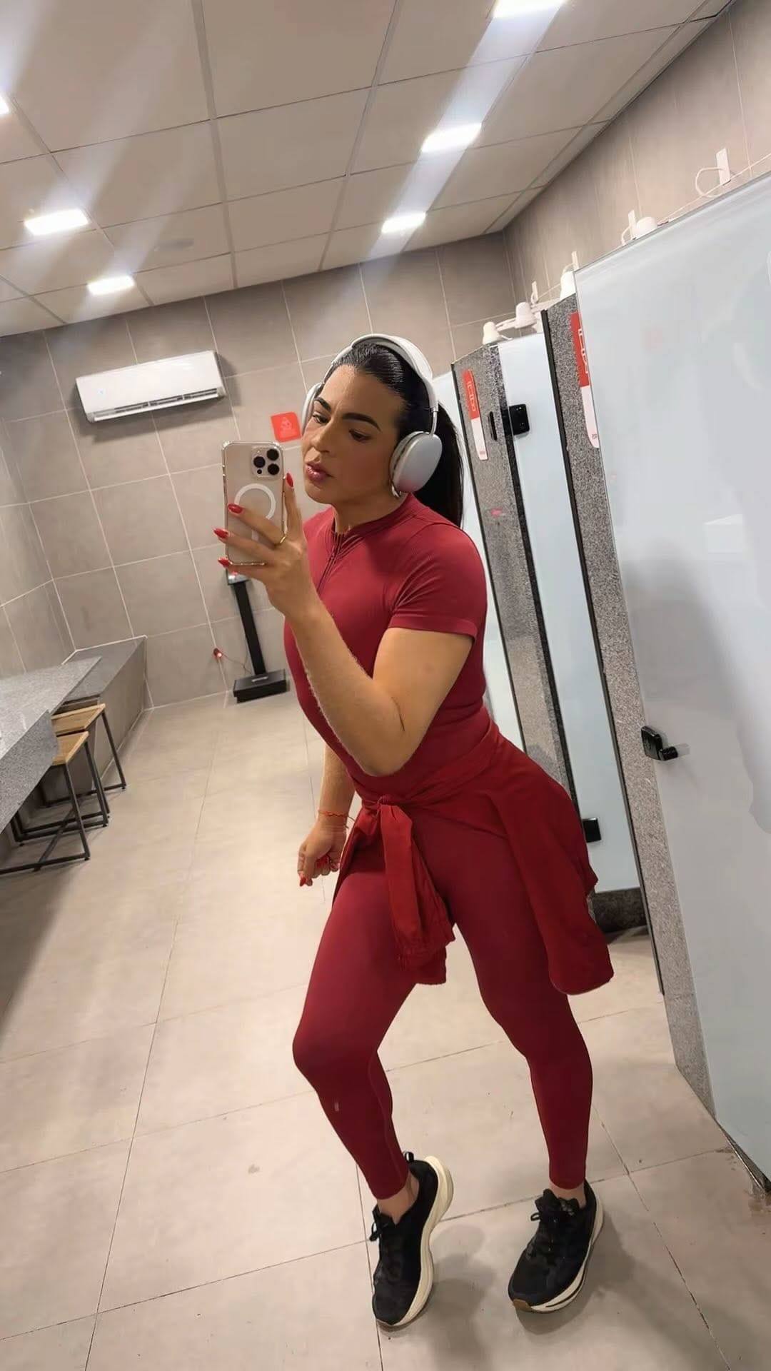Post 4 by Isa Sampaio on Instagram (video)