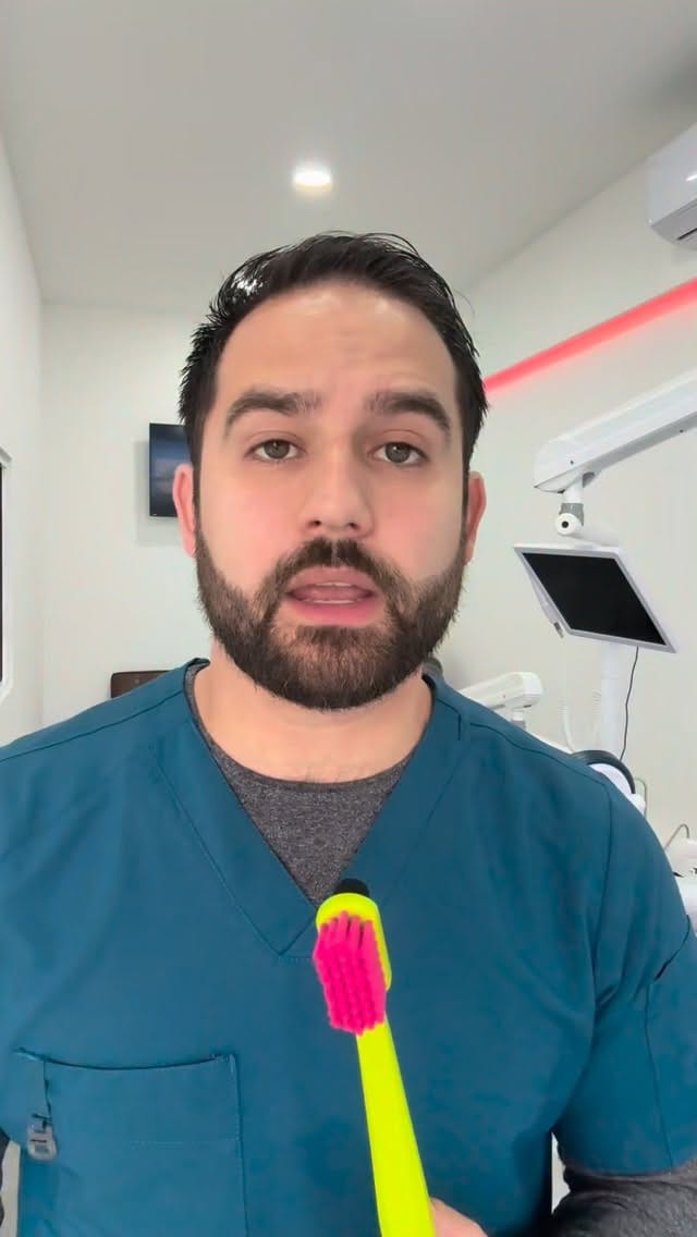 Post 6 by Dr. Carlos Avendaño I Implantes Dentales on Instagram (video)