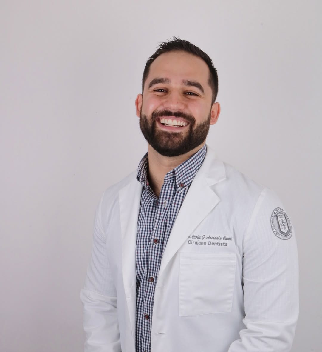 Post 10 by Dr. Carlos Avendaño I Implantes Dentales on Instagram (image)