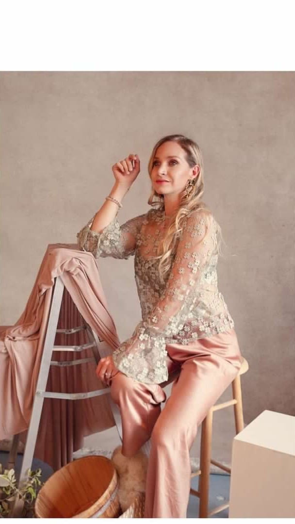 Post 10 by Maria Goga on Instagram (video)